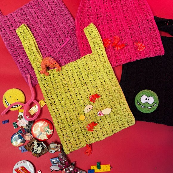 Handmade & Upcycled Mini Knit Tote + Vintage Pins Set - Picture 3 of 12